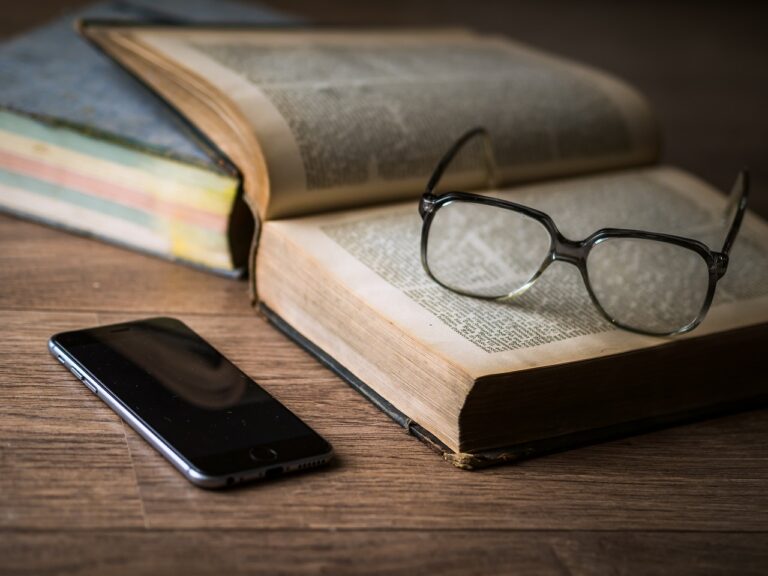Bescherm Je iPhone: Het belang van iPhone Screen Protectors en Apple Hoesjes